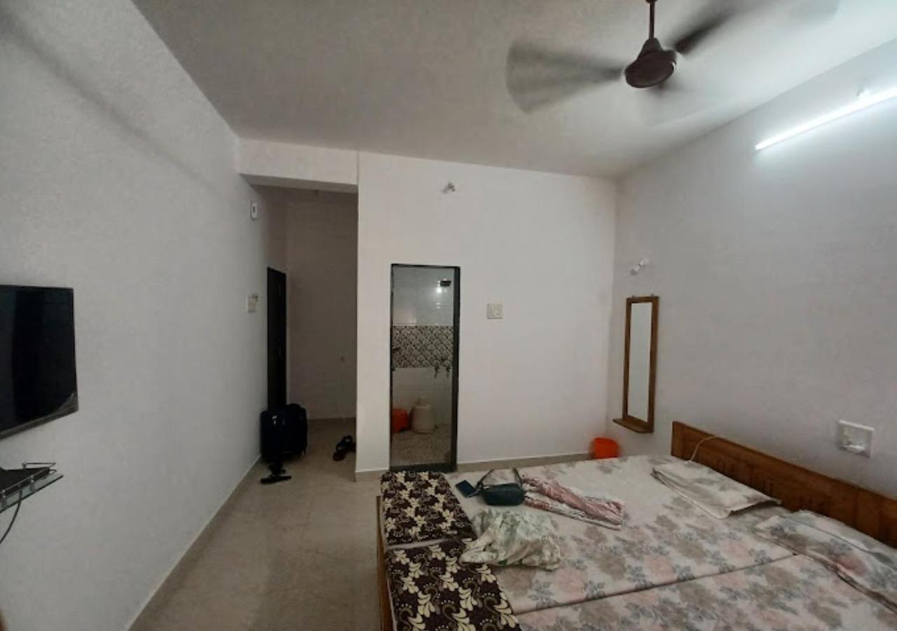 Bapat Niwas Home Stay Ganpatipule Luaran gambar