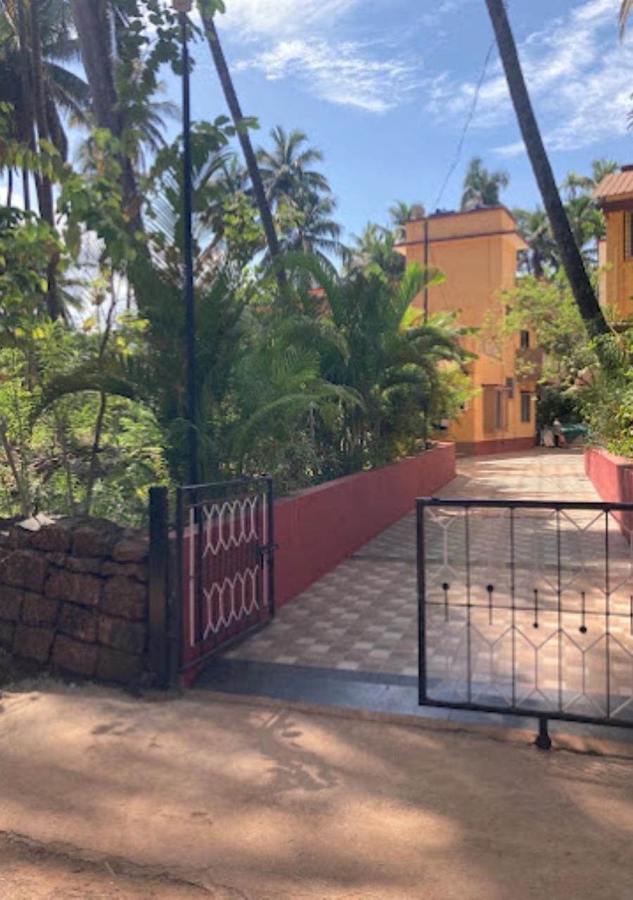 Bapat Niwas Home Stay Ganpatipule Luaran gambar