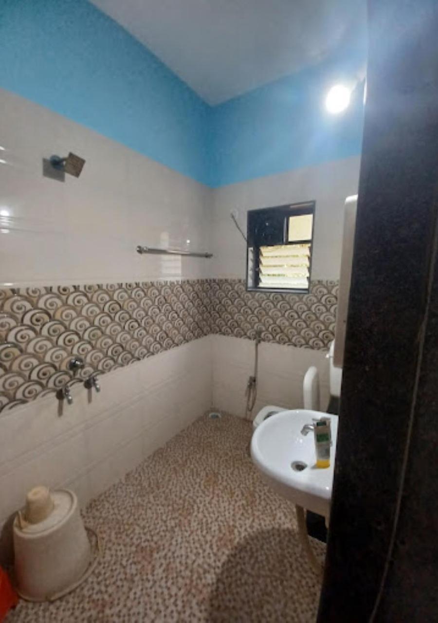Bapat Niwas Home Stay Ganpatipule Luaran gambar
