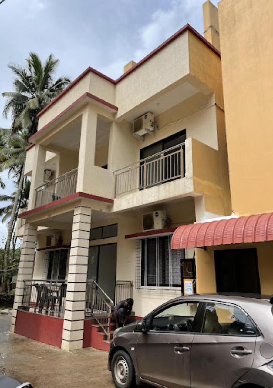 Bapat Niwas Home Stay Ganpatipule Luaran gambar